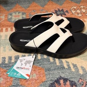 Aerothotic Women's Black and White Sandals/slides sz7